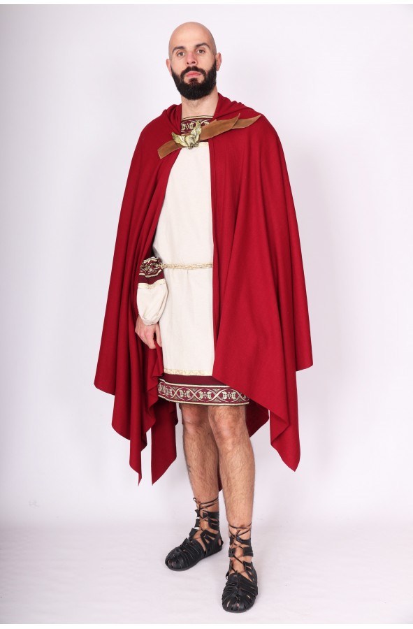 Capa romana roja o paéndula romana