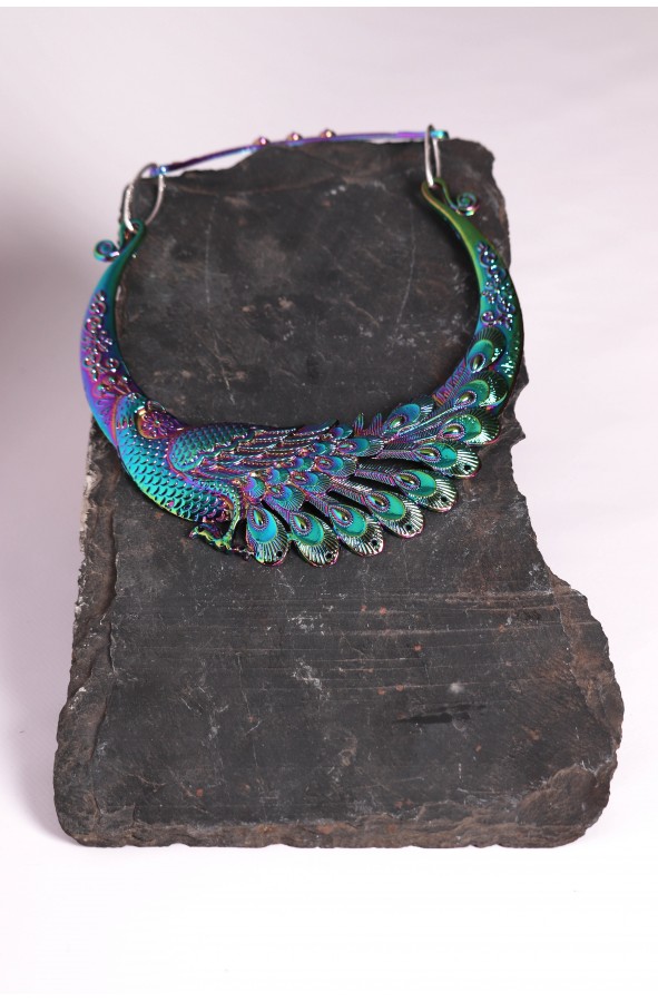 Collar medieval multicolor de pavo real