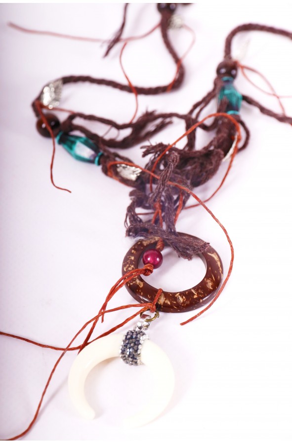 Collar celta largo luna creciente