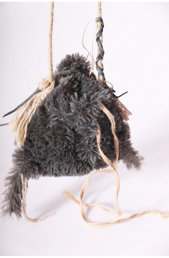Bolso celta de pelo gris