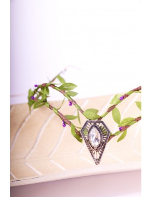 Crown or tiara with leaves...