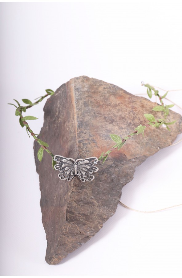 Corona o tiara de mariposa plateada