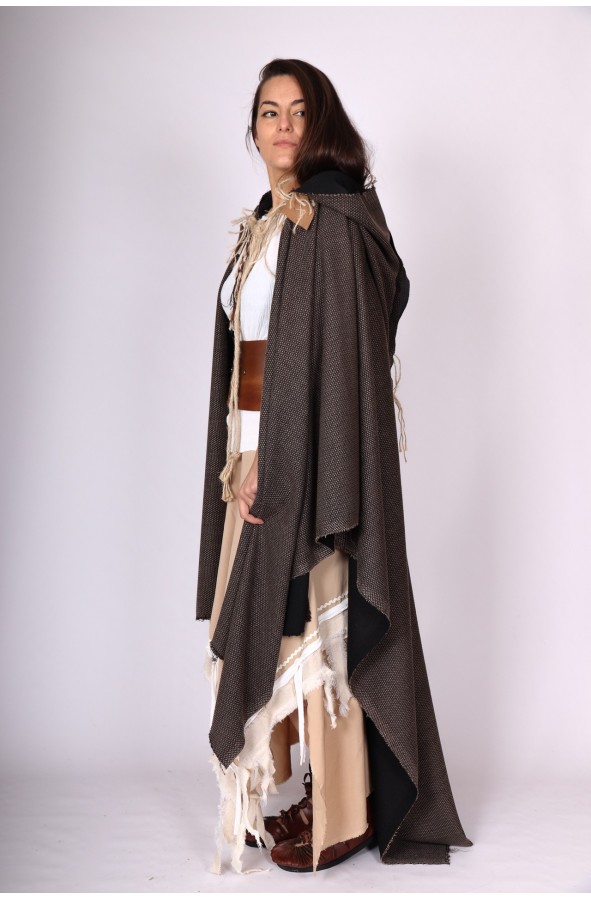 Capa medieval con capucha