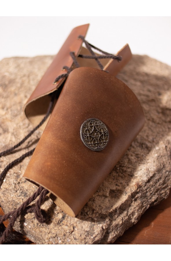 Brazalete celta de cuero marrón o...