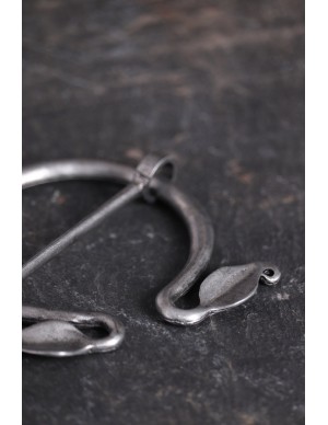 Fíbula o broche penannular...