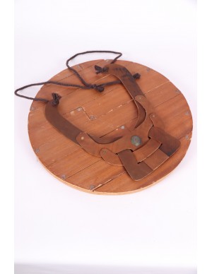 Collar celta de cuero envejecido
