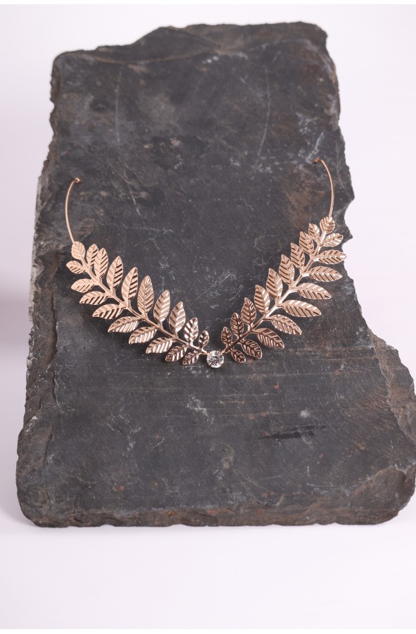 Diadema romana dorada de hojas