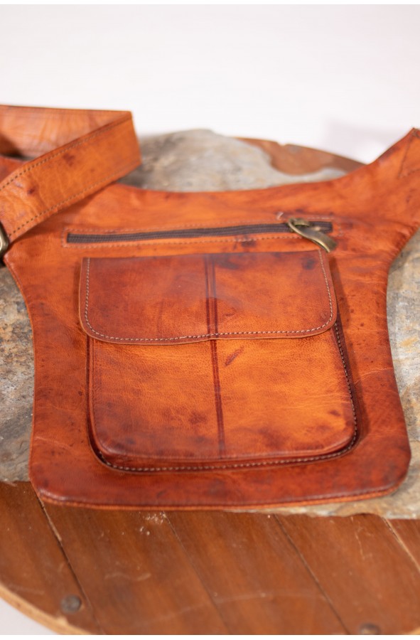 Cinturón medieval con bolso