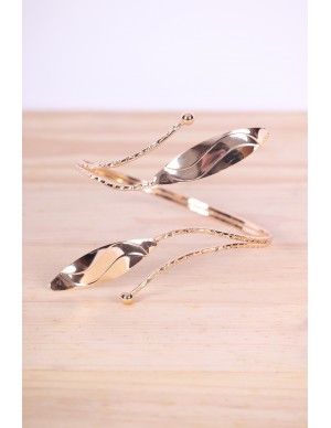 Golden bracelet with leaves