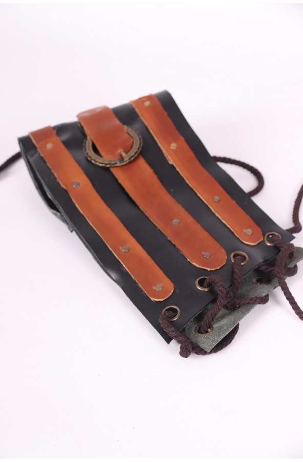 Fajín medieval de cuero o corset...