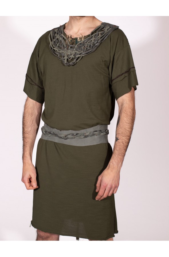 Traje medieval de hombre con cuero Finn