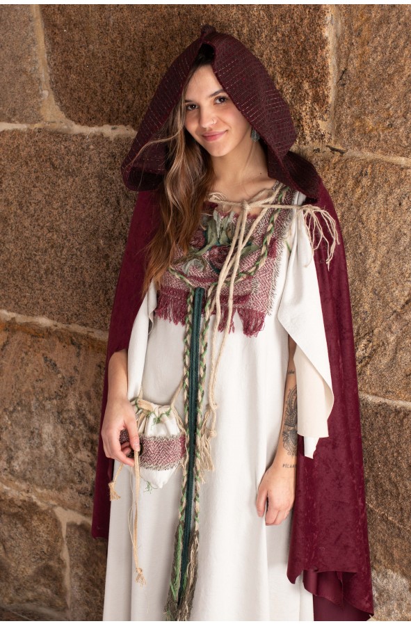 Capa medieval granate con capucha