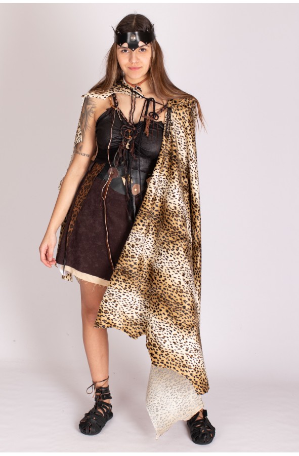 Capa medieval animal print vegano de...