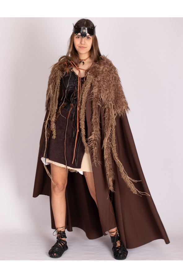 Medieval cloak with vegan fur fabric