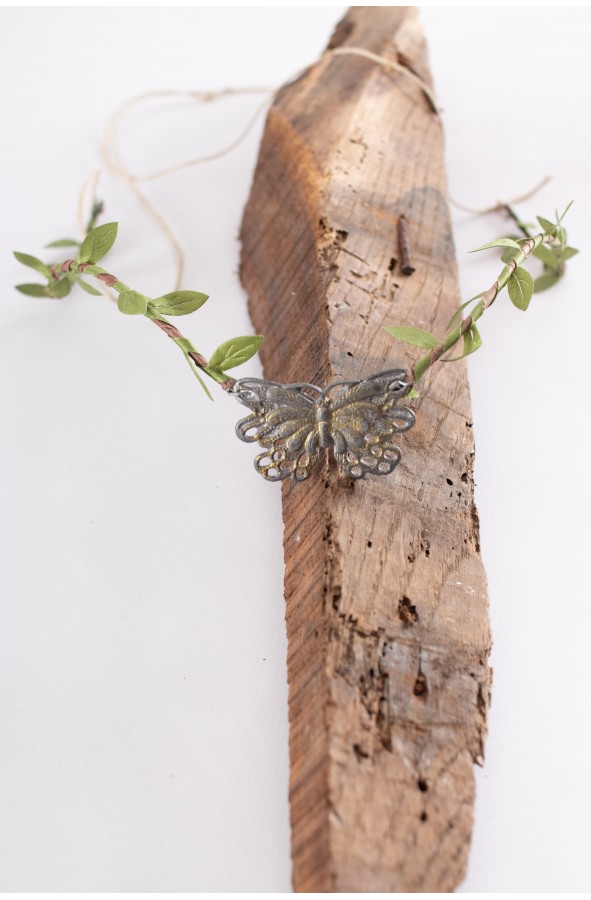 Diadema celta plateada de mariposa