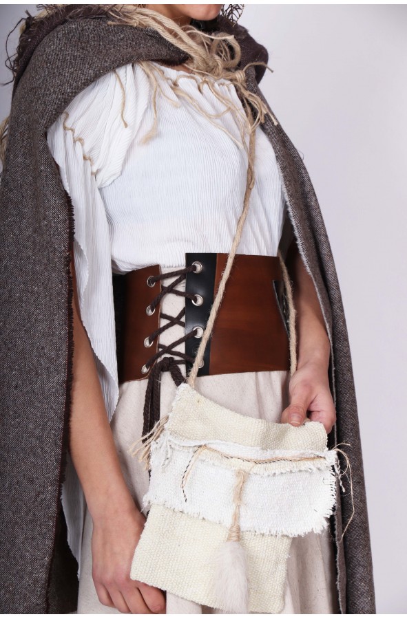 Capa medieval con capucha de yute
