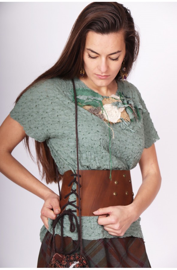 Medieval green short-sleeved blouse