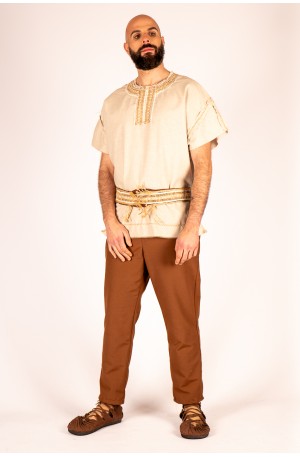 Medieval outfit with frayed shirt, trousers, and belt – rustic and versatile