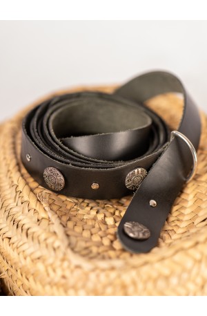 Cinturón de cuero negro de doble vuelta – versatilidad y estilo histórico