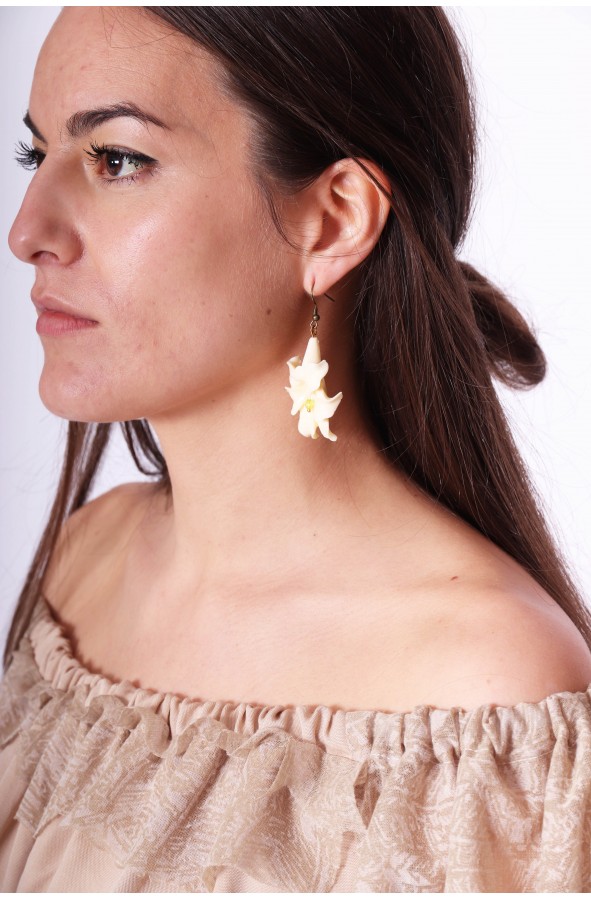 Pendientes flor crema