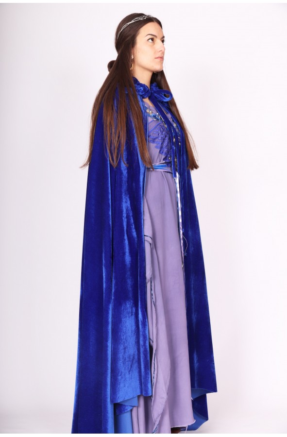 Capa medieval color azulón con capucha