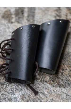 Brazaletes de cuero con...