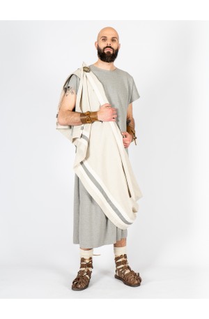 Conjunto Romano con Toga y Broche de Sol