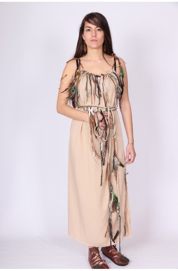 Vestido celta tirantes y plumas