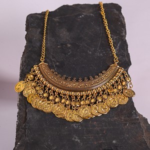 Roman necklace