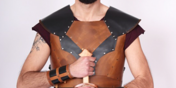 Cómo hacer un disfraz de caballero medieval fácil y económico